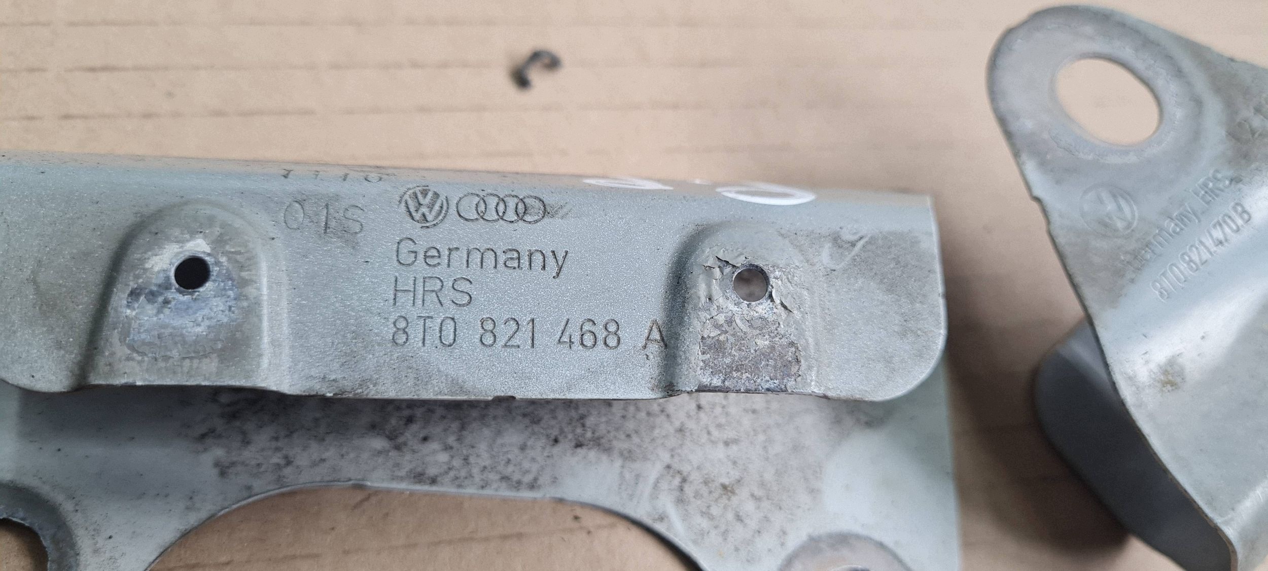 Audi A5 S5 8T support aile avant droit image 4