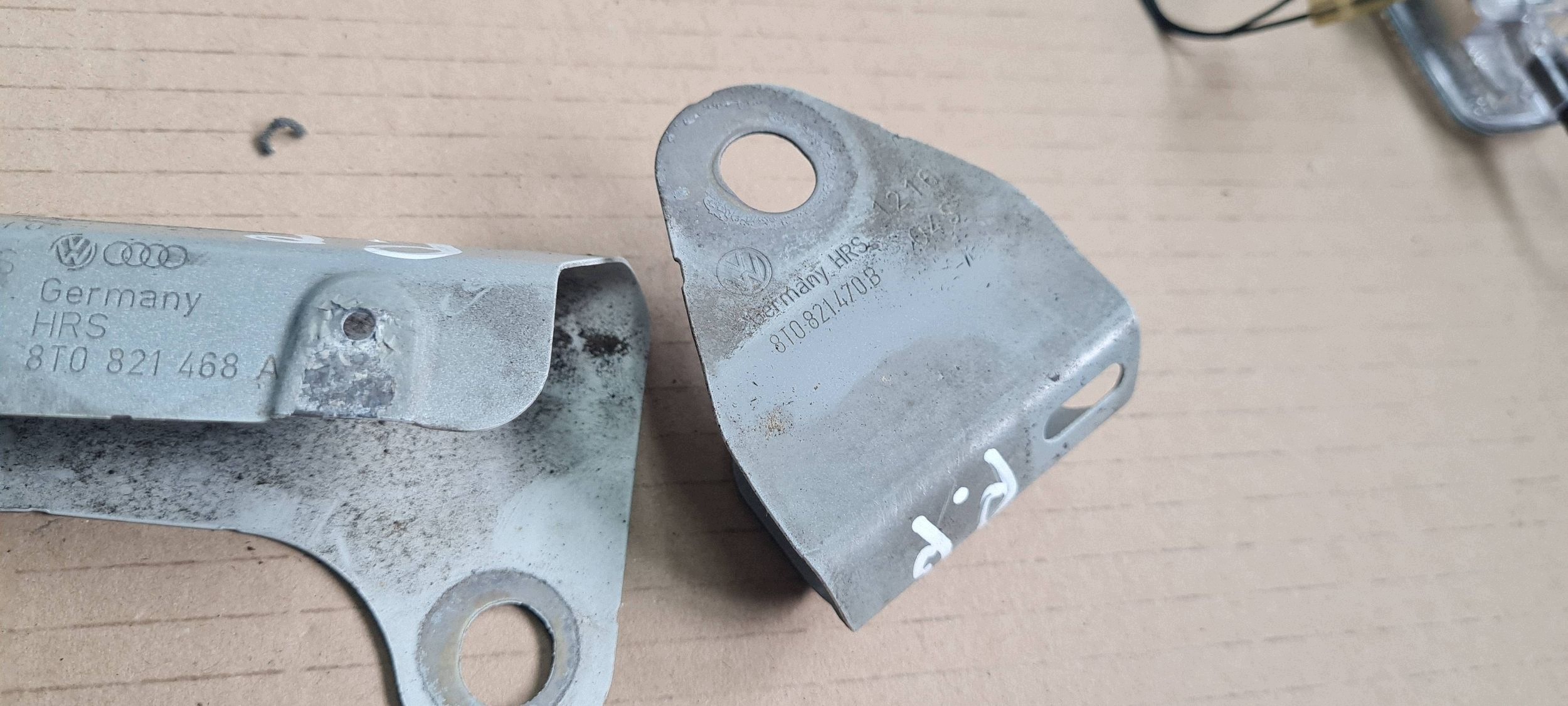 Audi A5 S5 8T support aile avant droit image 5