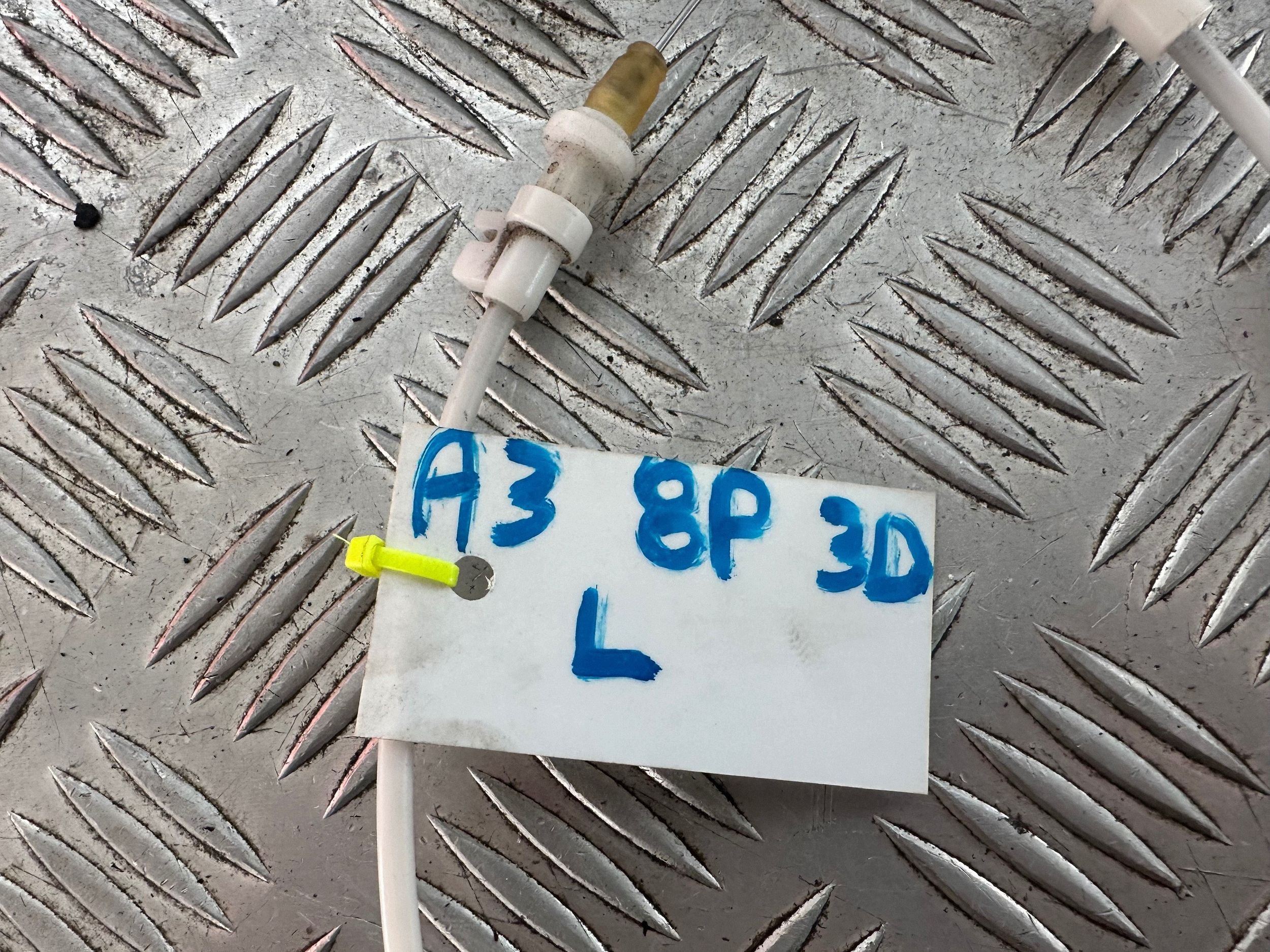 Türschlossseil Audi A3 S3 8P links
