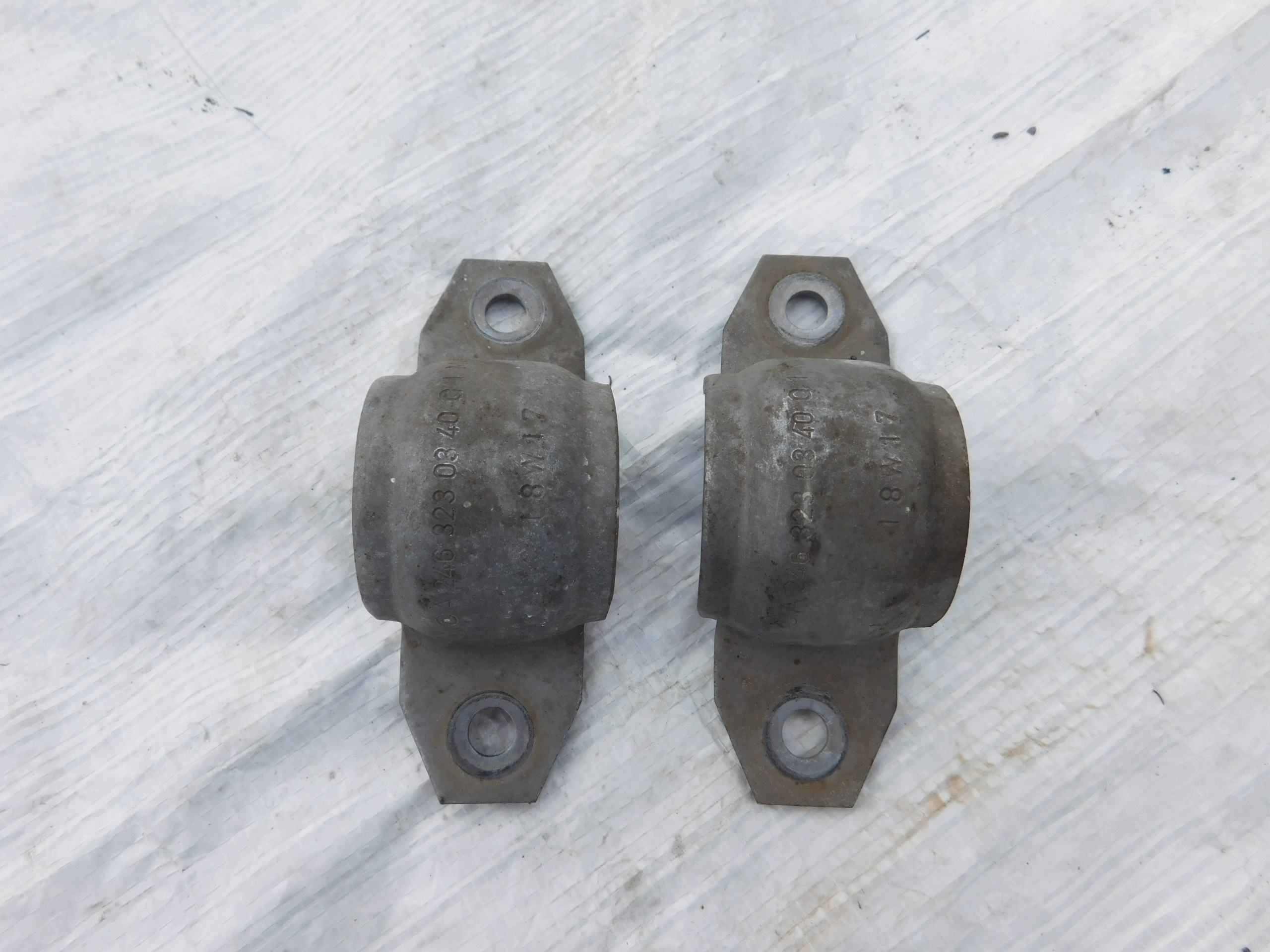 A2463230340 Support de barre stabilisatrice avant image 2