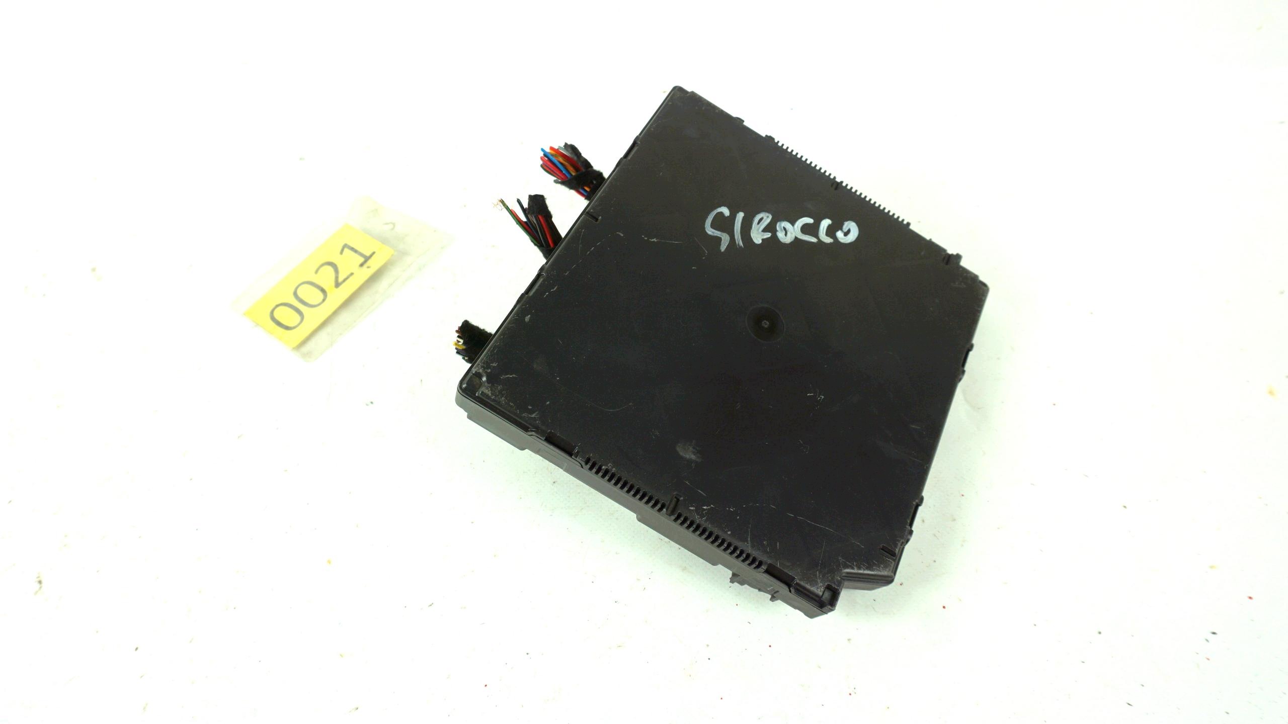 Module BCM VW Scirocco 3 III 5K0937086 image 3