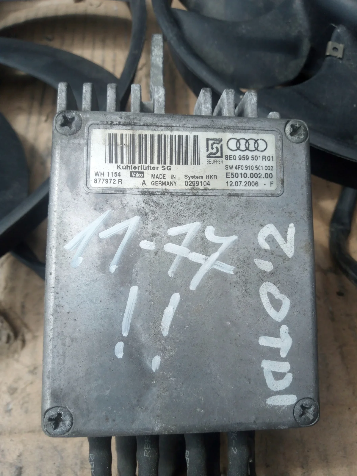 Jäähdyttimen tuuletin 8E0959501R Seat Exeo