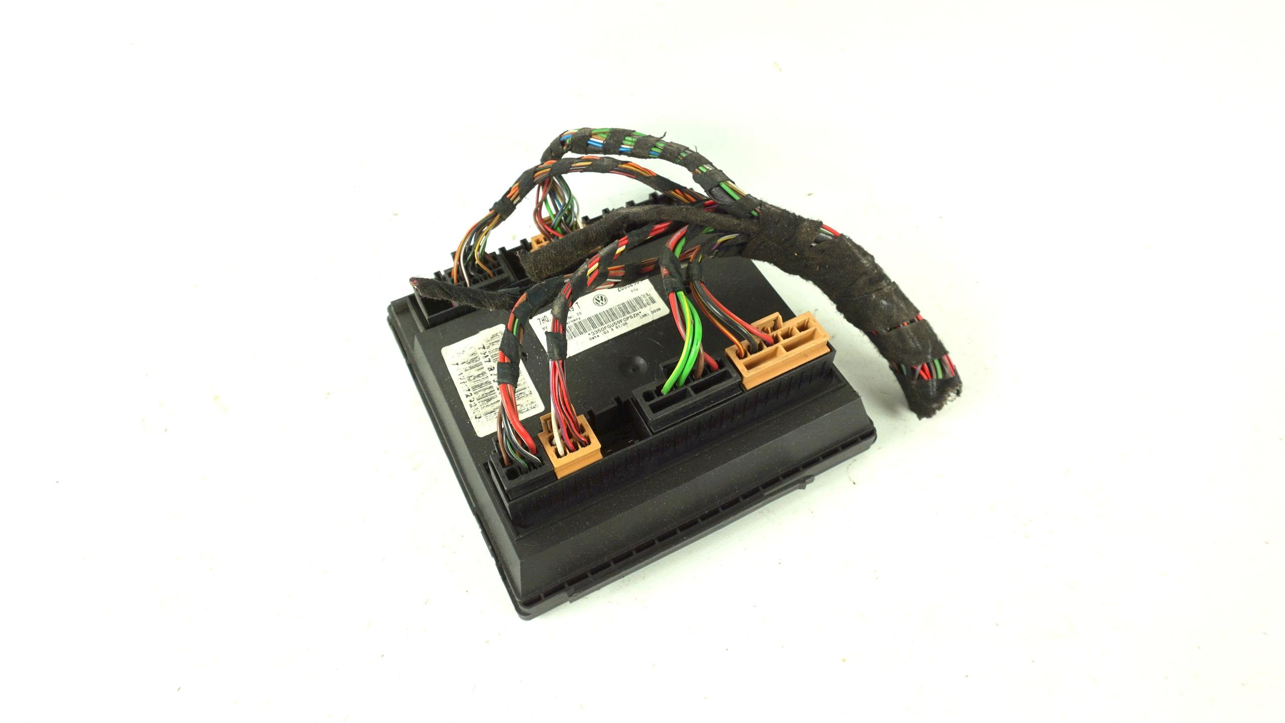 VW Transporter T5 BCM Control Module 7H0937049T image 2
