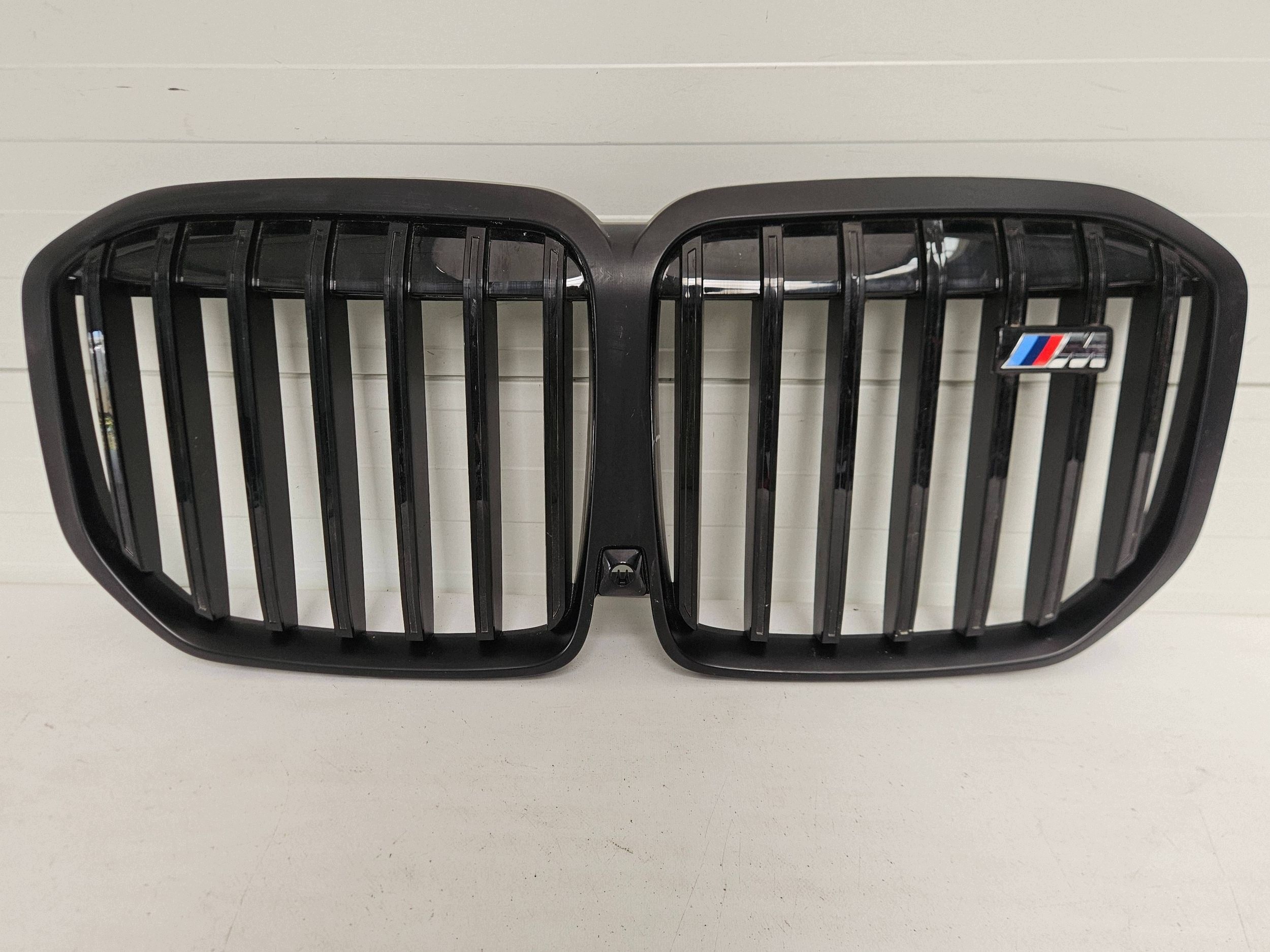 BMW X7 M-Pakiet Grill 20240049231 image 2