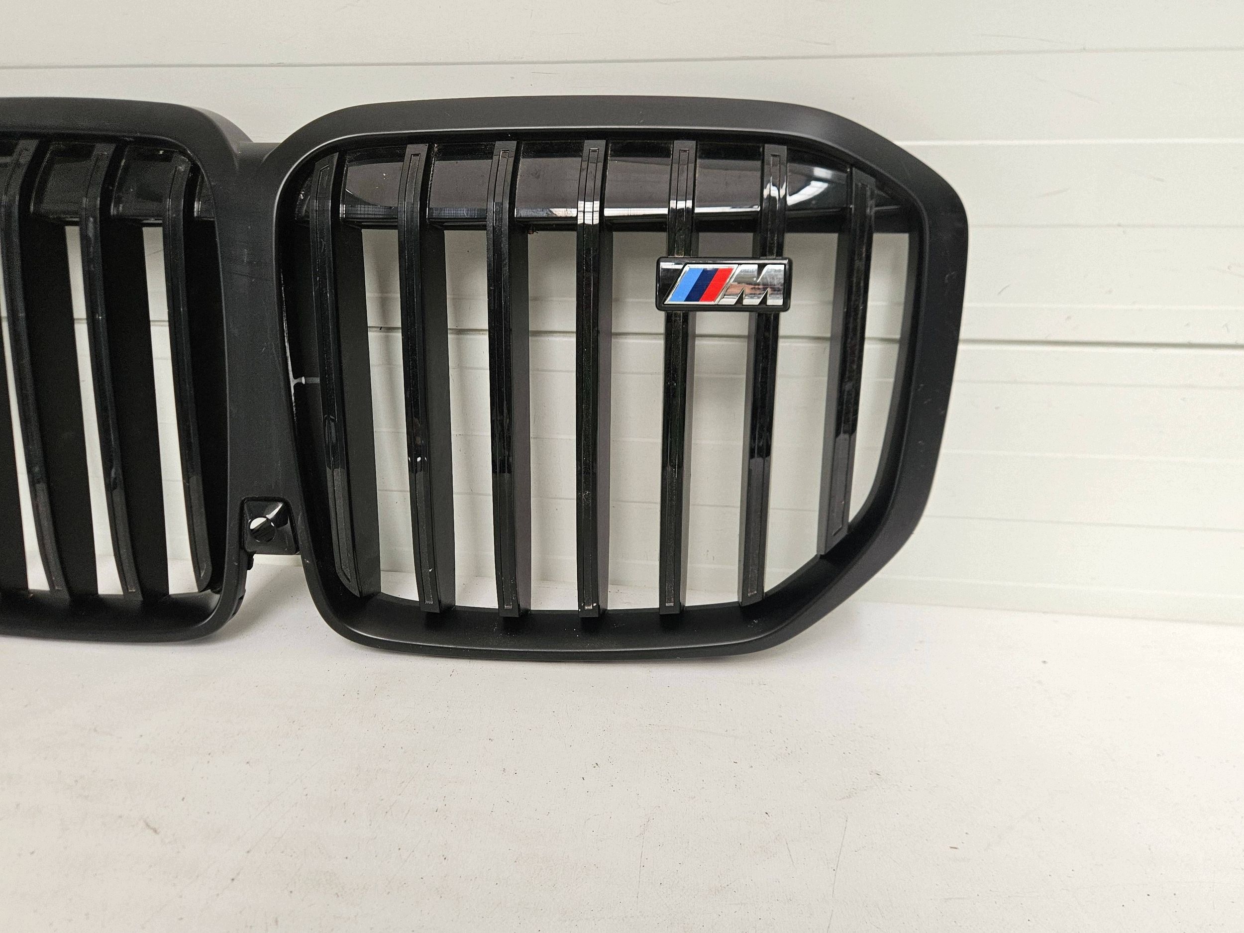 BMW X7 M-Pakiet Grill 20240049231 image 3