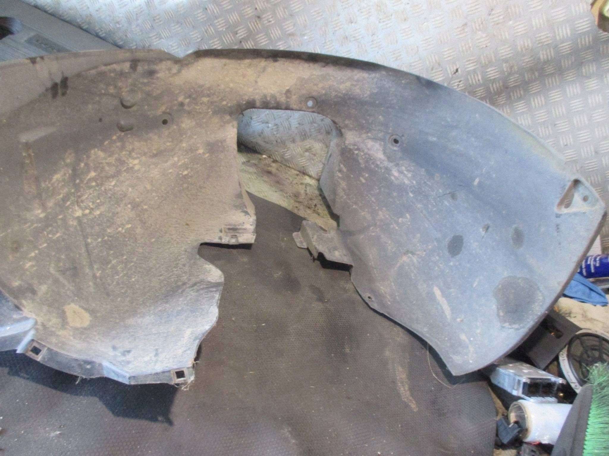 Citroen C4 I etulokasuoja 9681375680 image 3