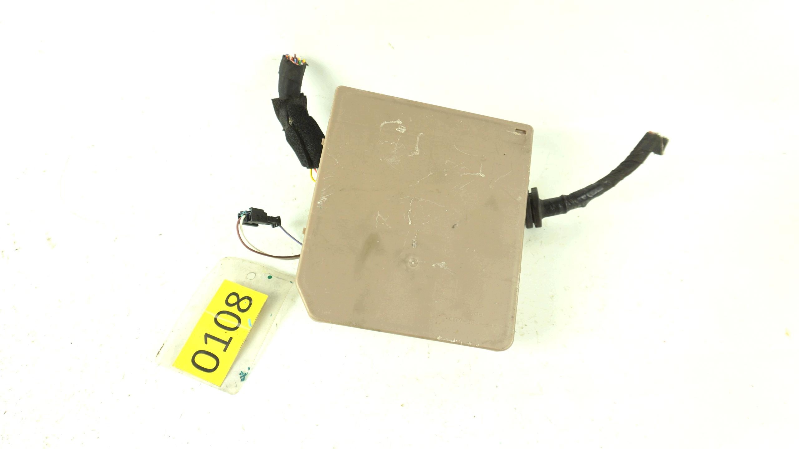 Boîtier fusibles Renault Clio 3 Modus 674661A image 3