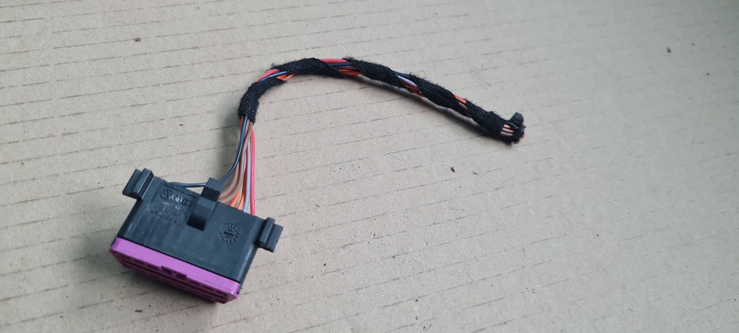 Tomada OBD Audi A5 8T 3A0972695A image 2