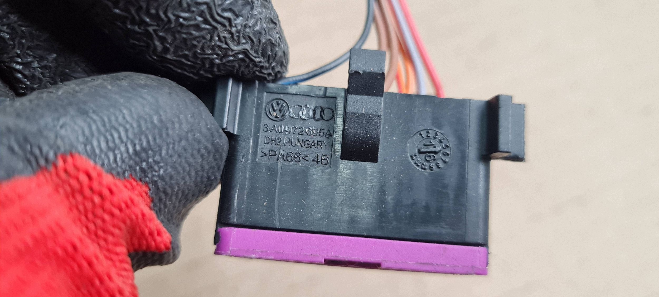 Tomada OBD Audi A5 8T 3A0972695A image 7