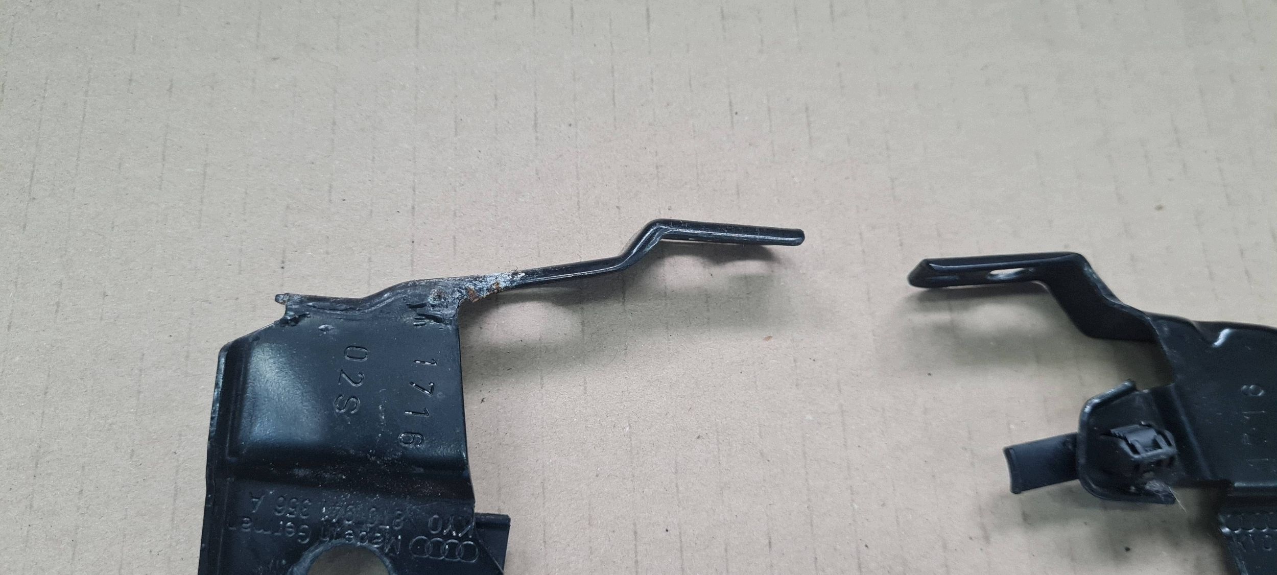 Support de phare Audi A5 S5 B8 8T0941355A image 4