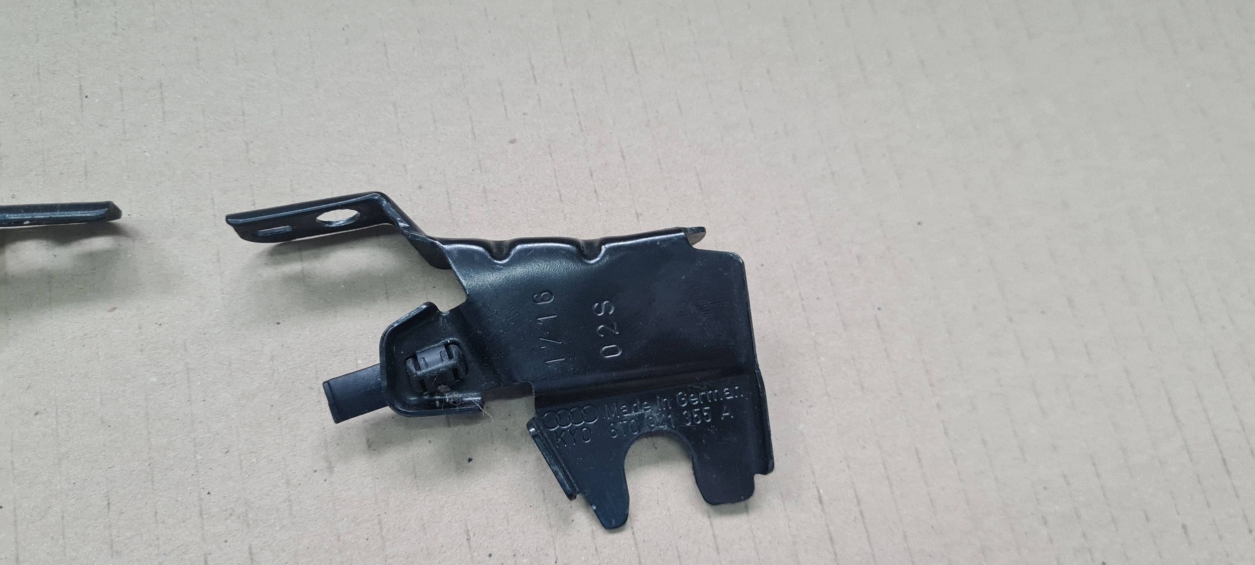 Support de phare Audi A5 S5 B8 8T0941355A image 5