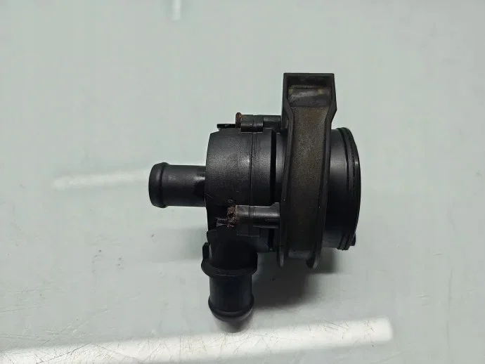 Vedenkiertopumppu Seat Leon 5C0965567A