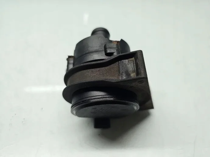 Pompe recirculation eau Seat Leon 5C0965567A