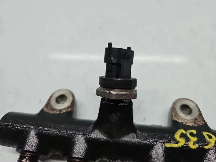 Rampe d'injection Mercedes Citan Mixto (415) image 5