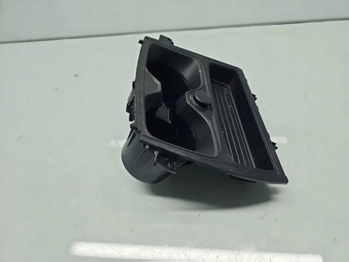 BMW F20 F21 F22 F23 Getränkehalter 9207321