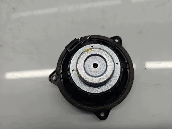 Speaker Land Rover Range Rover Velar BJ32-1808-BB image 3