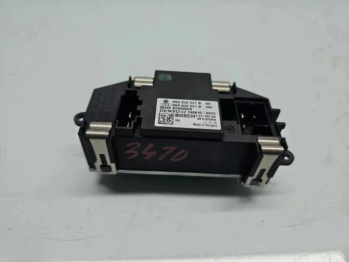 Relais ventilateur AUDI A8 8K0820521B image 3