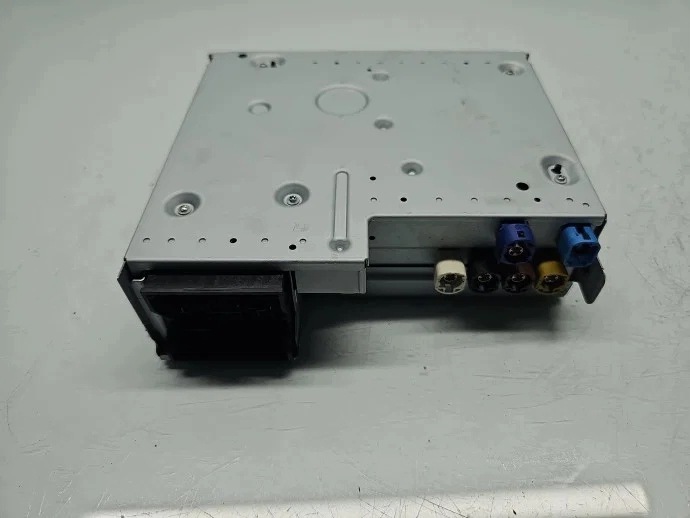 Audi A3 8Y Multimedia Unit 8Y0035042D image 3
