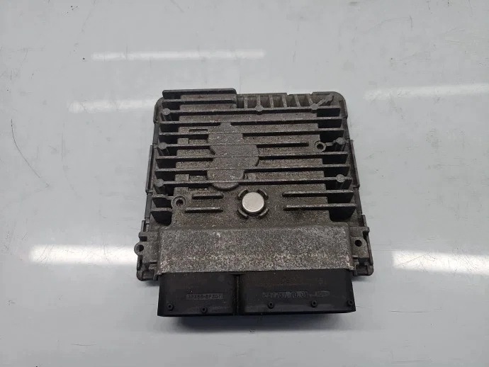 ECU Engine Control Unit VW Touran 2010-2015 03L906023AS image 2