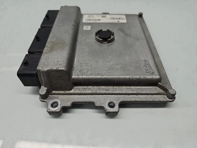 ECU Engine Control Unit Renault Captur 237105499R Used image 4