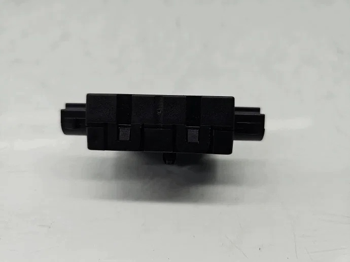 BMW 1 (F20) antennivahvistin 9181453-03