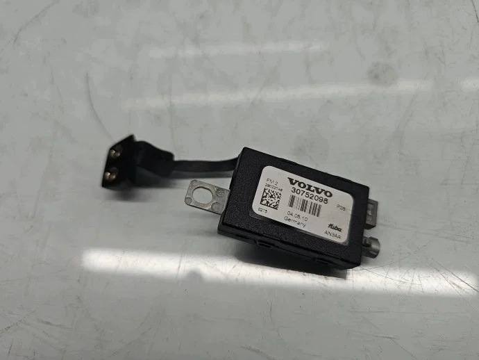 Antenneversterker Volvo XC90 2002-2014 30752098 image 2