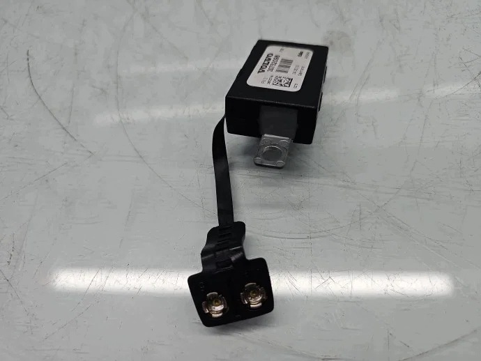 Antennivahvistin Volvo XC90 2002-2014 OEM 30752098