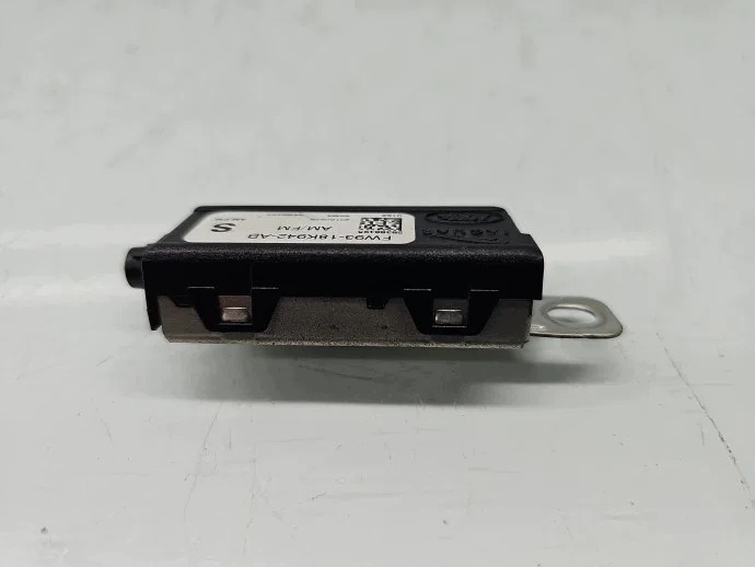 Antennivahvistin Jaguar XE (X760) 2016-2025 FW93-18K942-AB