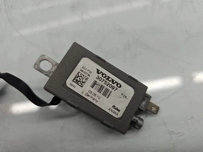 Volvo XC90 antennivahvistin 2002-2014 30752097 image 4