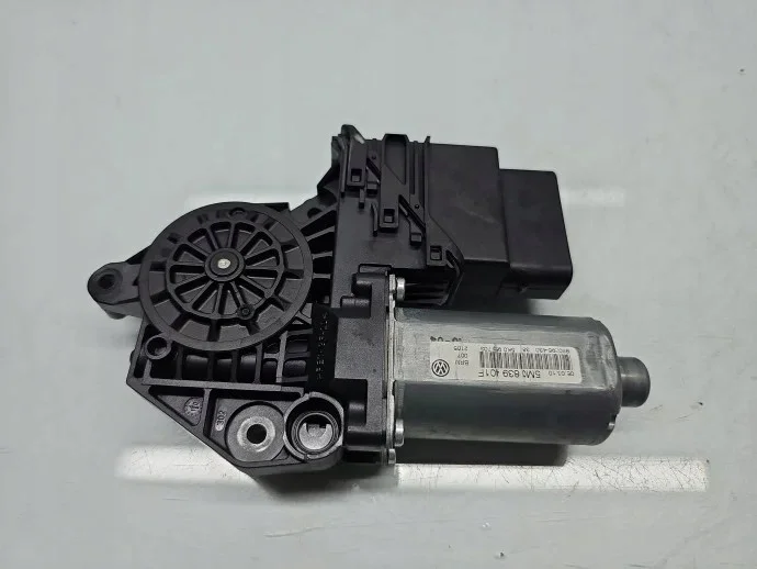 Moteur lève-vitre arrière gauche VW Golf VI Plus