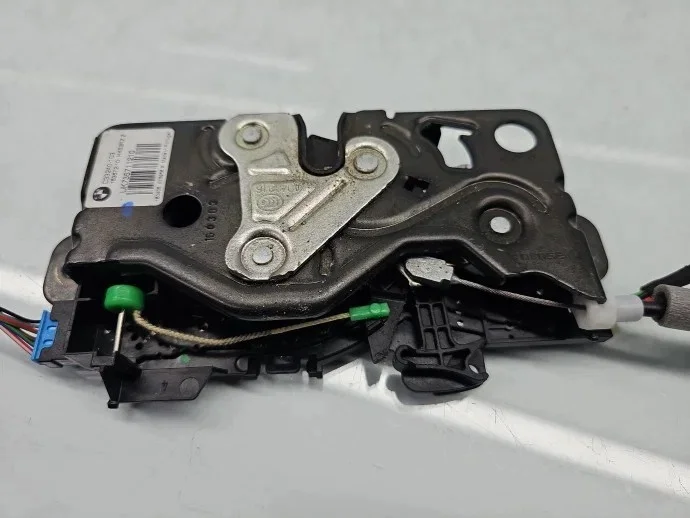 Serrure hayon softclose BMW X1 F48 735711210