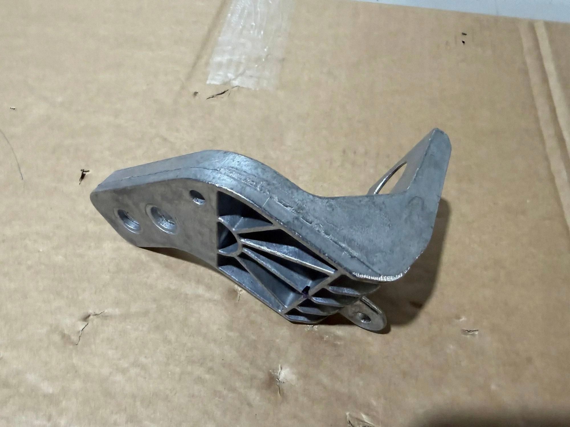 Mercedes GLC 254 Headlight Bracket A2546208901 image 4
