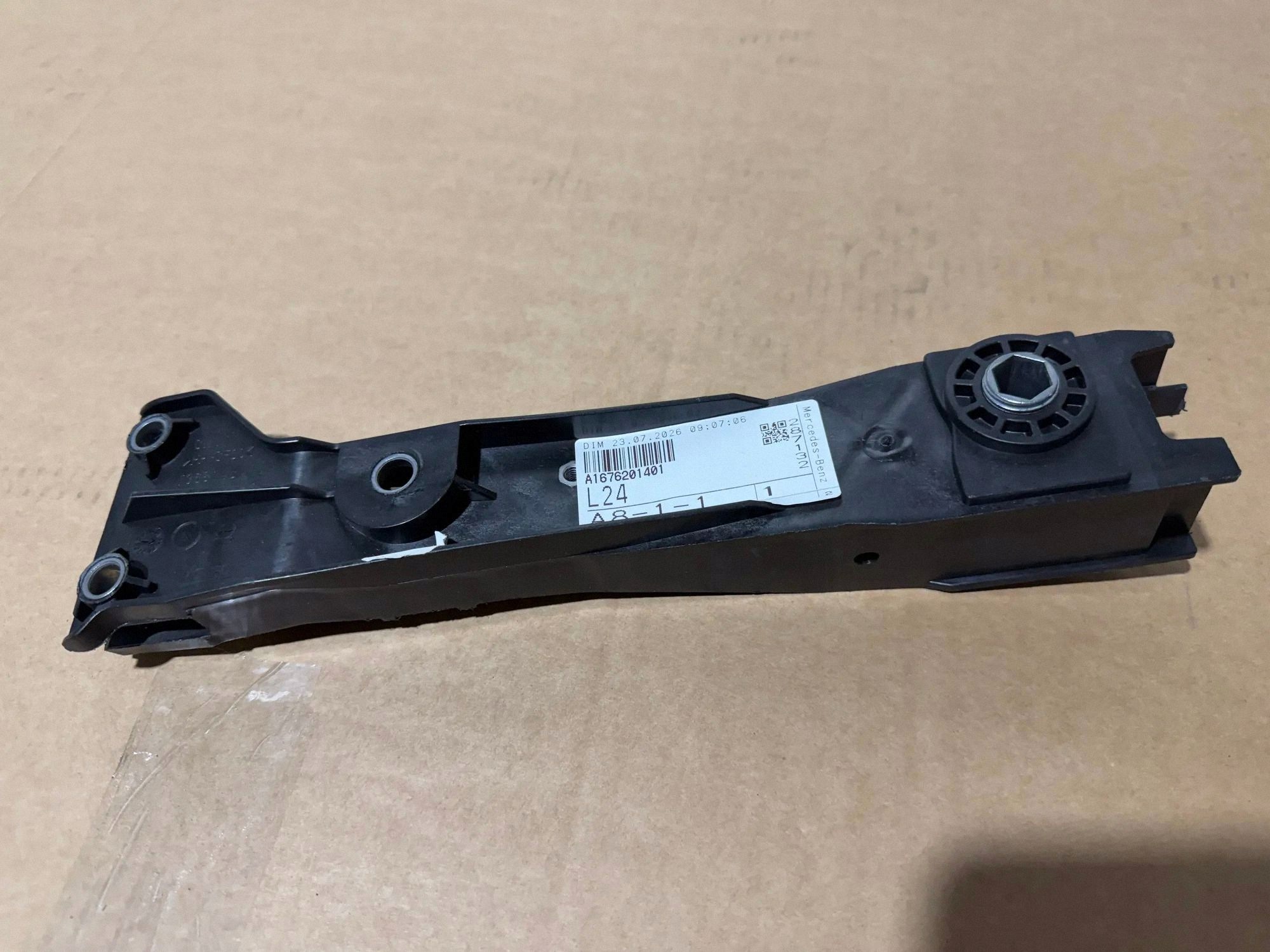 Cadre phare avant Mercedes-Benz A1676201401 image 2