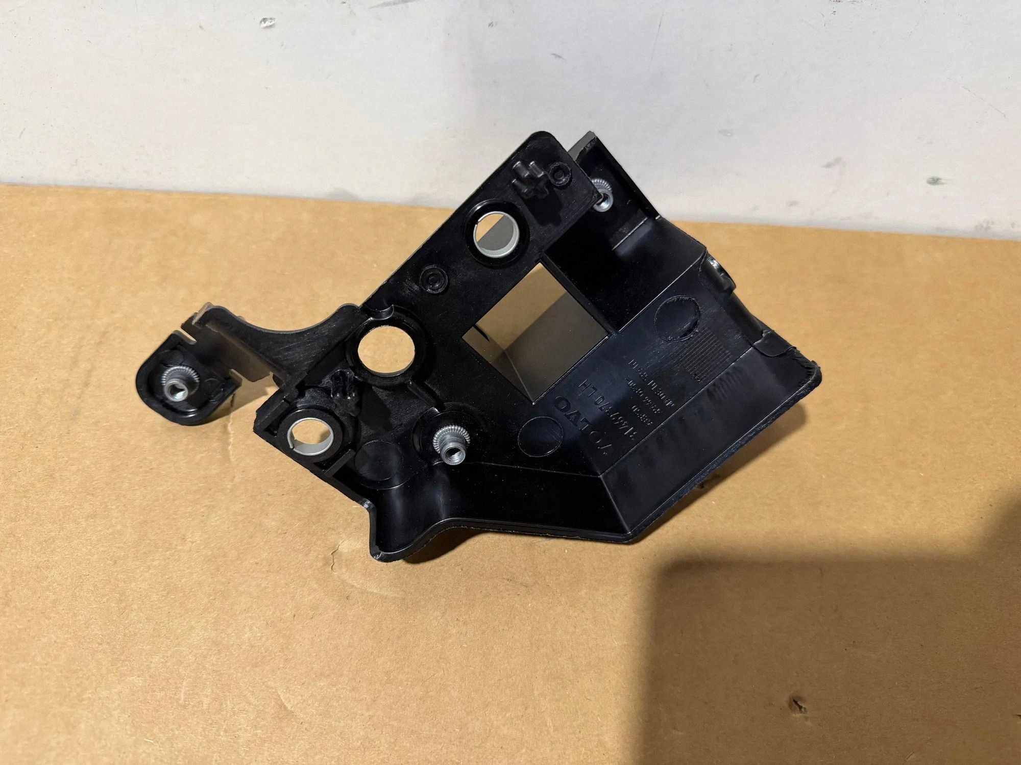 Volvo XC40 2020 Suporte Farol Esquerdo 31469370 image 2