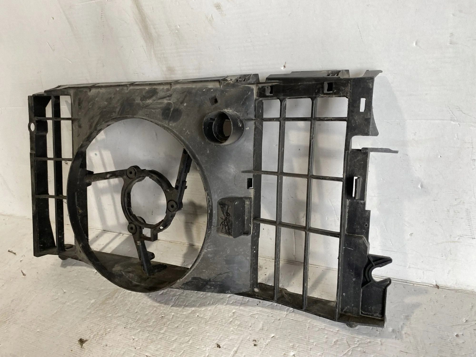 Jäähdyttimen tuuletin Peugeot Partner 9639525680