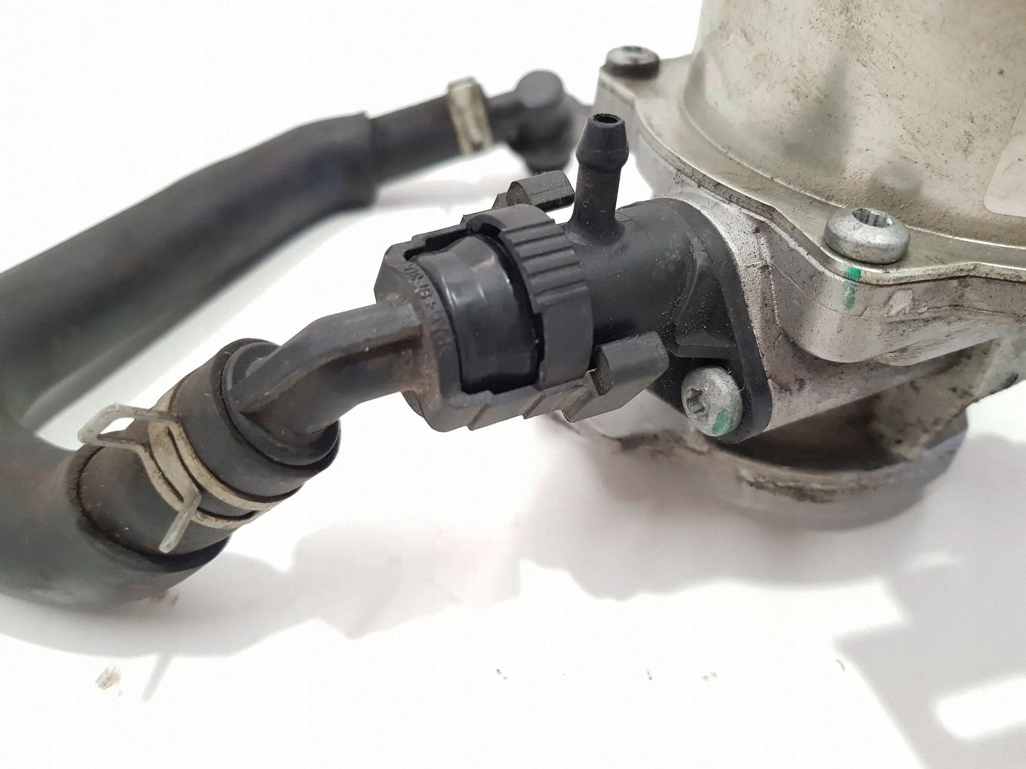 Pompe à vide avant Nissan Note E11 image 3