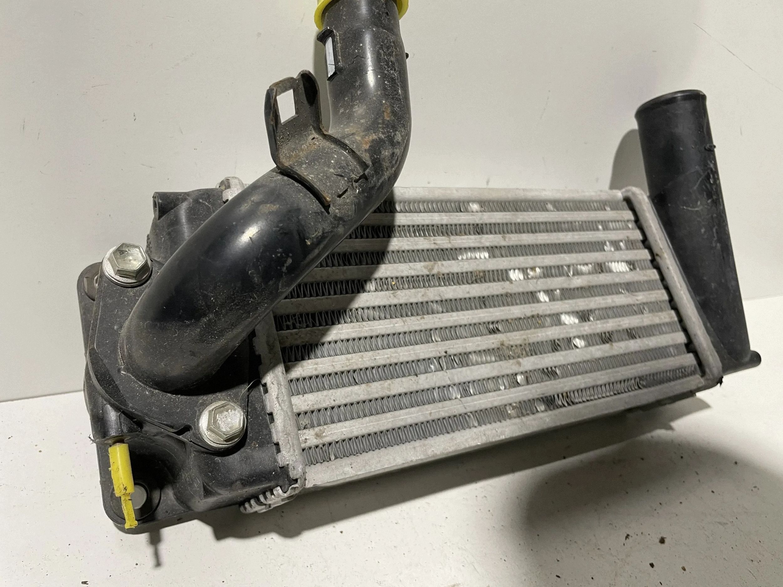 Intercooler Toyota Corolla E140 E150 Usado image 2