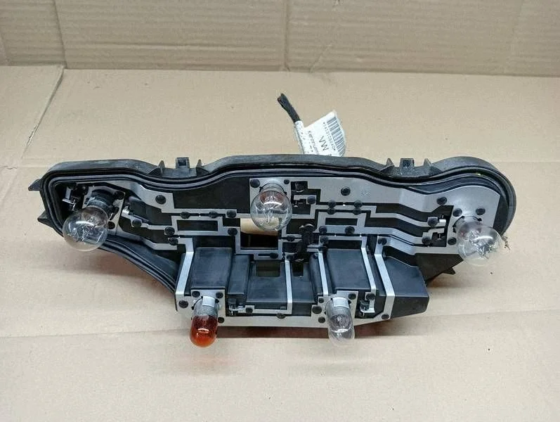 Feu arrière droit Skoda Citigo 13R