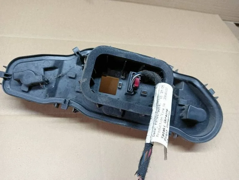Feu arrière droit Skoda Citigo 13R image 4