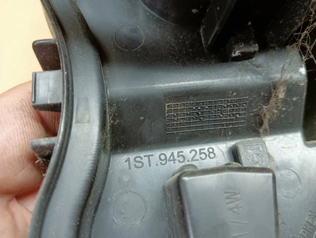 Feu arrière droit Skoda Citigo 13R image 5