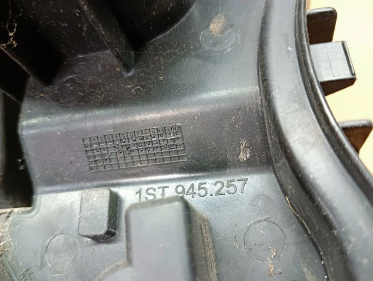 Feu arrière gauche Skoda Citigo 1ST945257 image 6