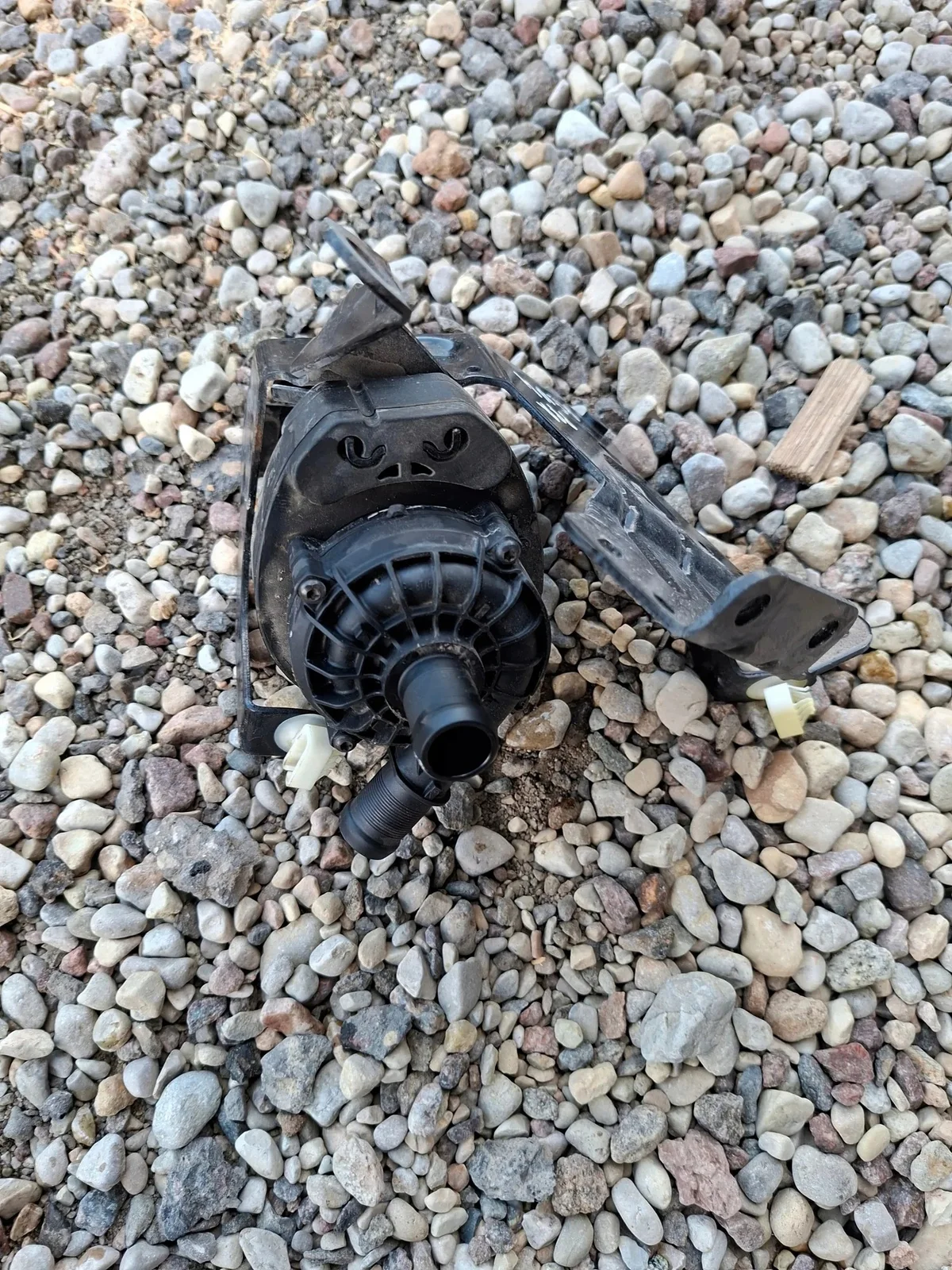 Pompe à eau additionnelle Renault 4 929303238R