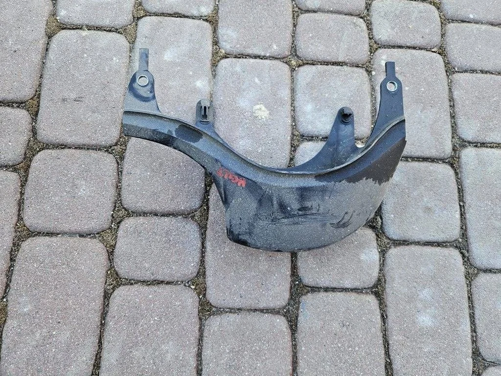 Toyota Highlander XU70 takavasen tukivarren suojus