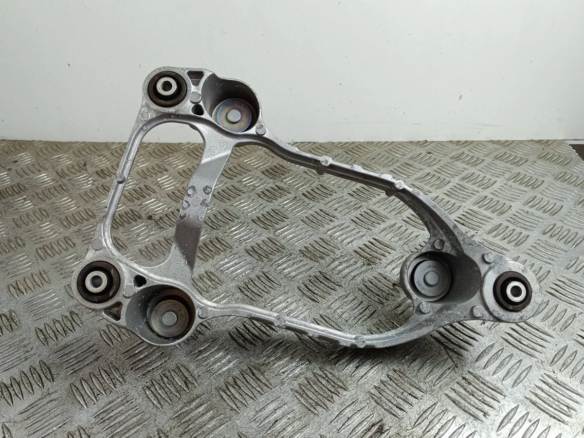 Hyundai IONIQ 6 2024 - Support Compresseur Clim