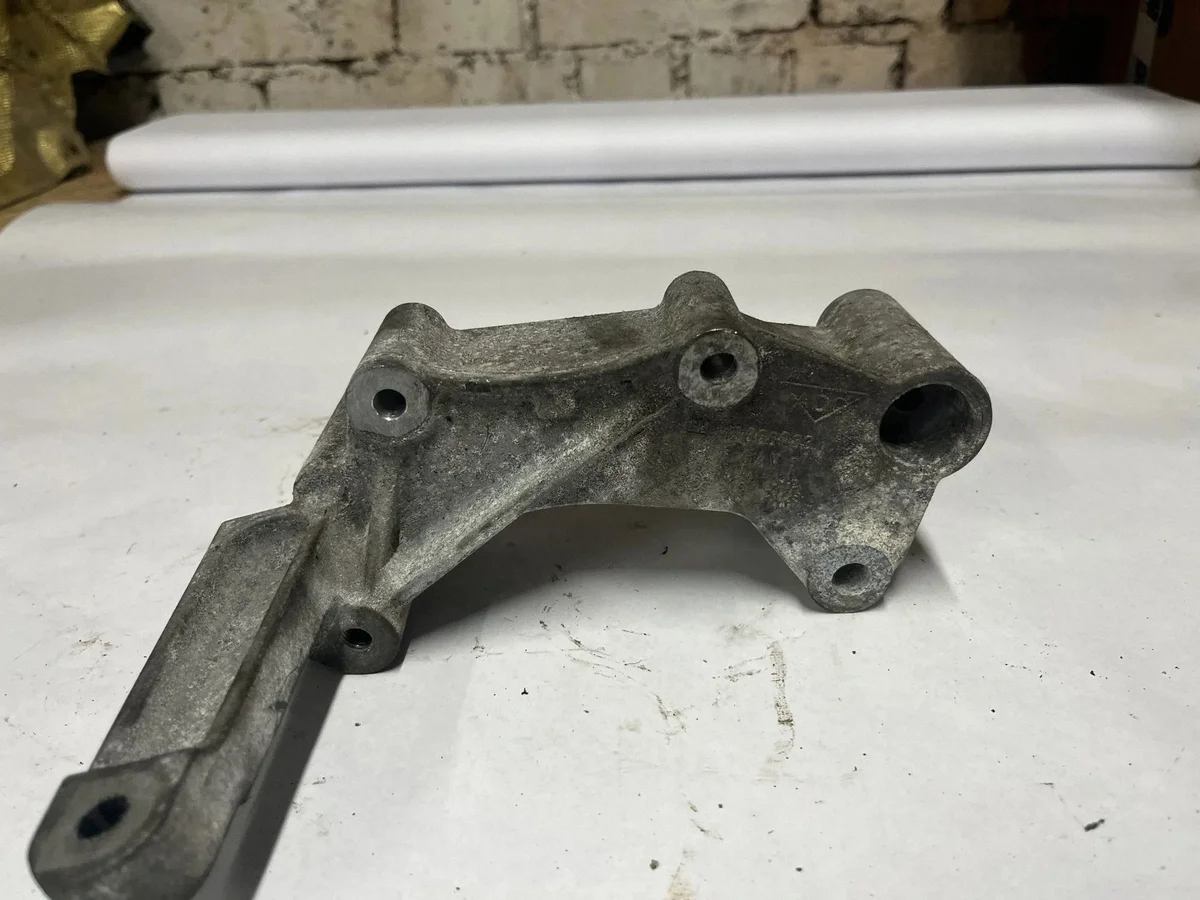 Chevrolet Camaro VI SS Engine Mount 12668983 image 4
