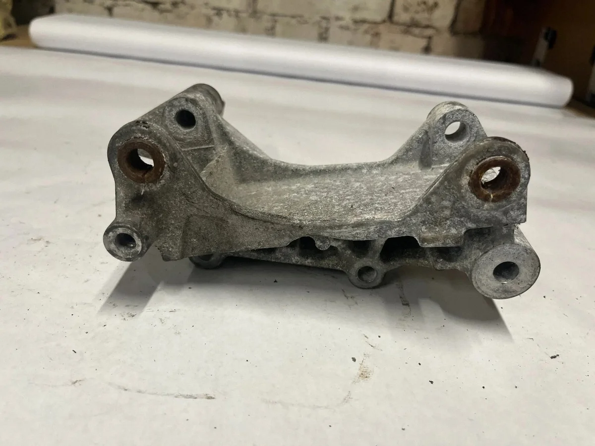 Chevrolet Camaro VI SS Engine Mount 12668983 image 5