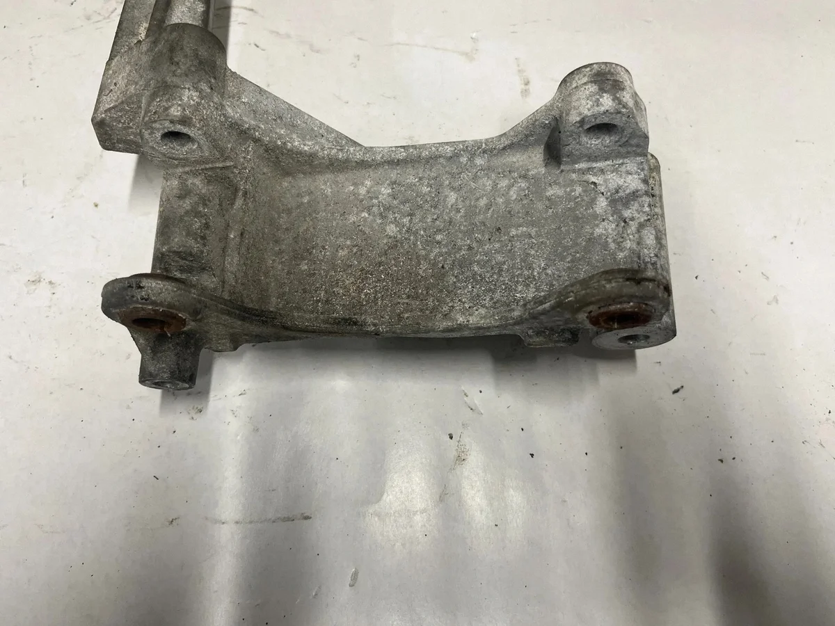 Chevrolet Camaro VI SS Engine Mount 12668983 image 6