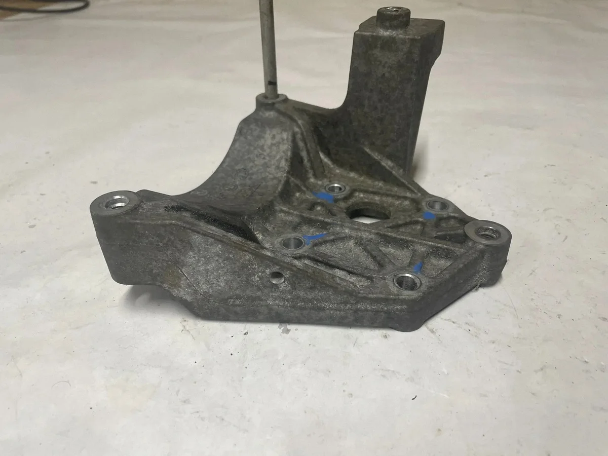 16 Camaro SS AC Compressor Bracket Used image 7