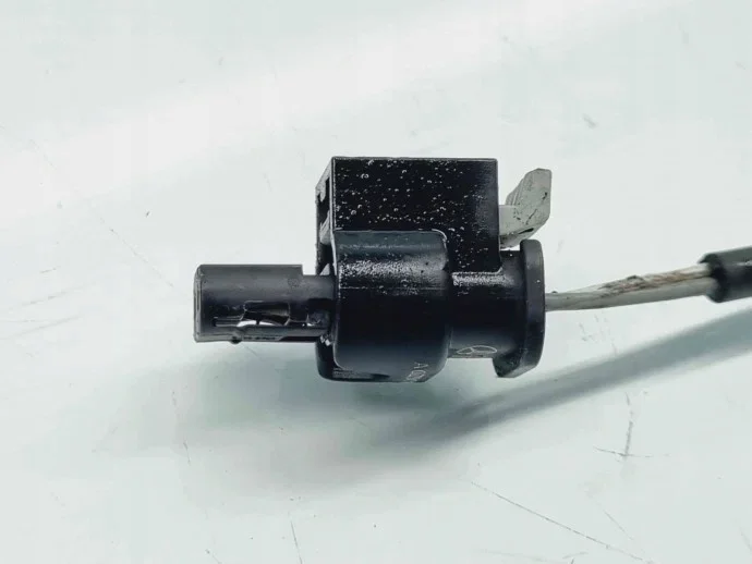 Used Temperature Sensor Mercedes E-Class W207 image 3