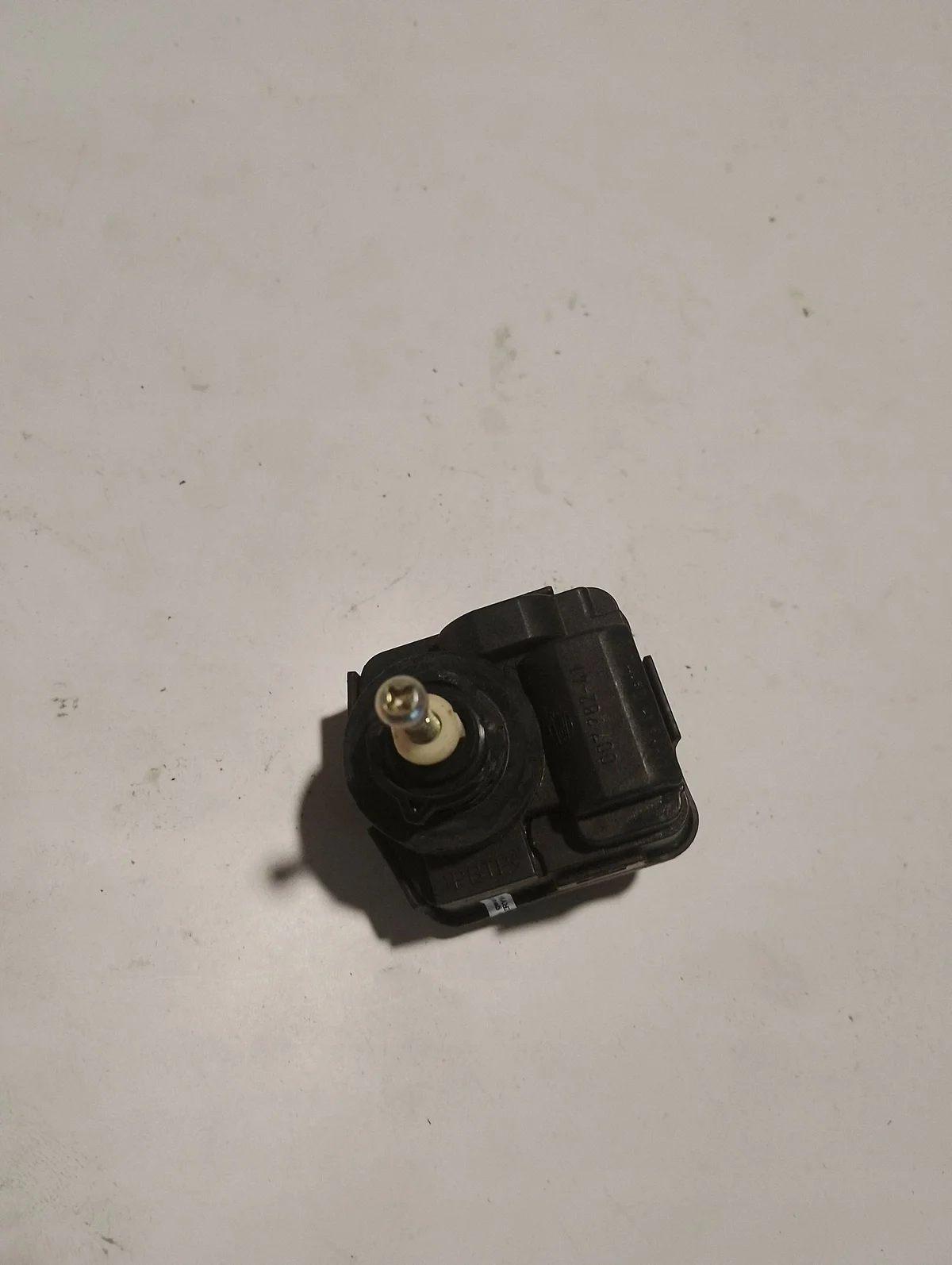Fiat Headlight Leveling Motor 00728241 Used image 3